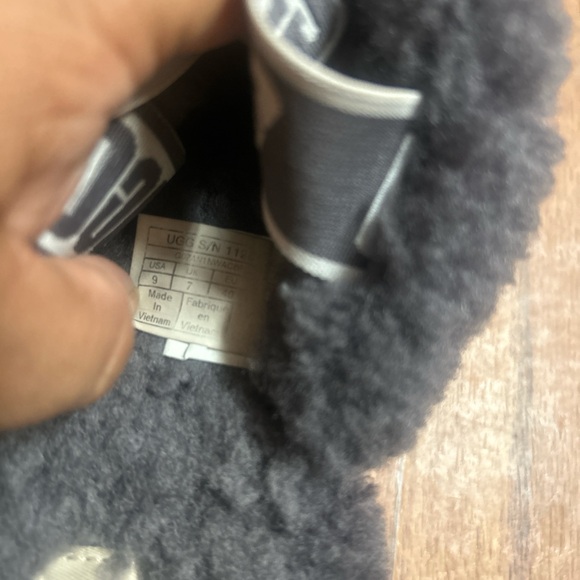 UGG Fluff Yeah Slide Slippers Women's Size 9 - Picture 3 of 4